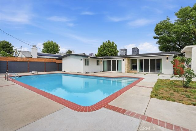 10415 Bevis Avenue, San Fernando, CA 91345