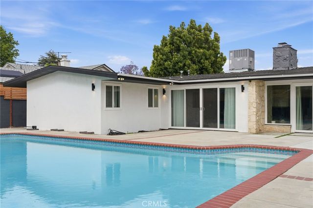 10415 Bevis Avenue, San Fernando, CA 91345