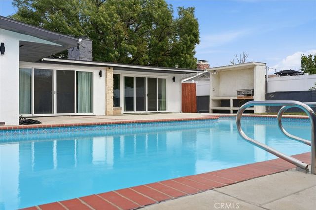 10415 Bevis Avenue, San Fernando, CA 91345