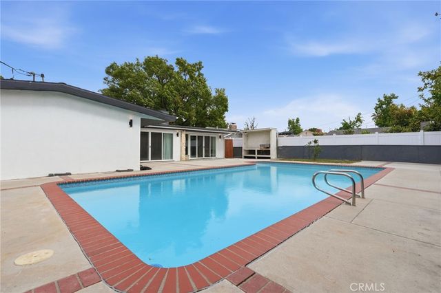 10415 Bevis Avenue, San Fernando, CA 91345