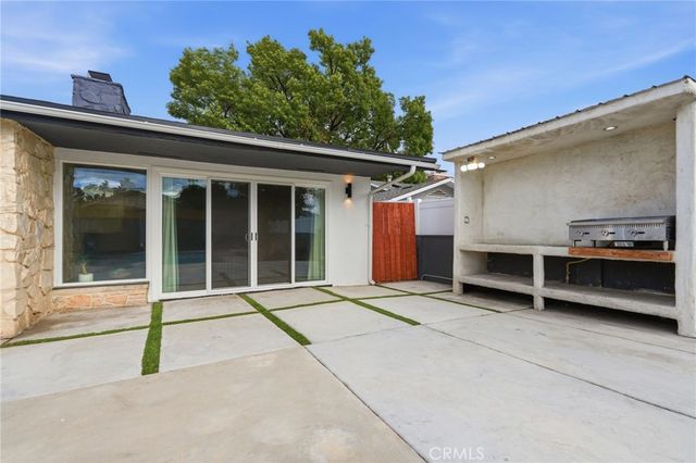 10415 Bevis Avenue, San Fernando, CA 91345