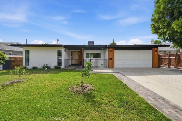 10415 Bevis Avenue, San Fernando, CA 91345