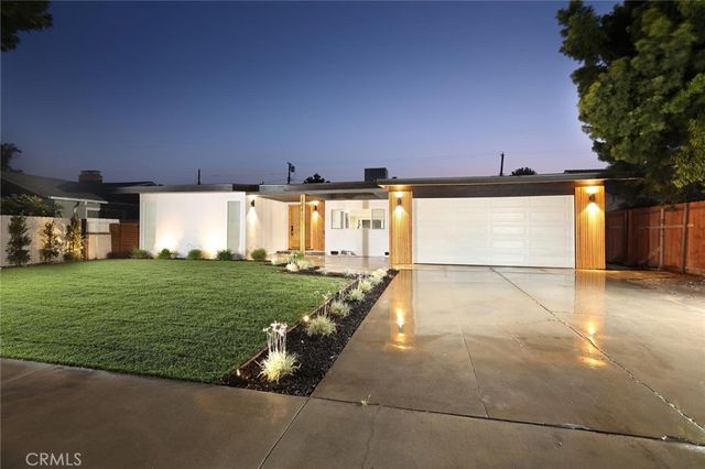 10415 Bevis Avenue, San Fernando, CA 91345