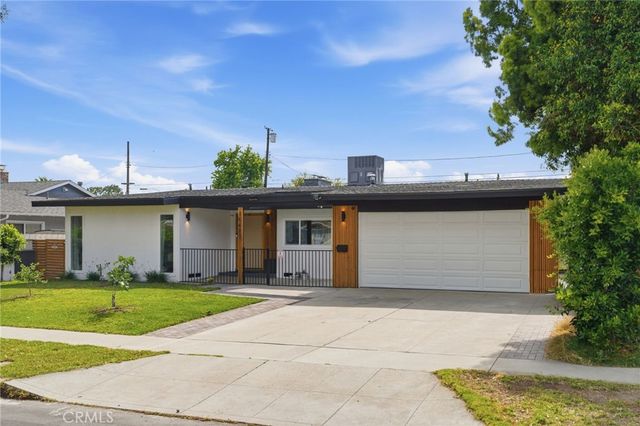 10415 Bevis Avenue, San Fernando, CA 91345