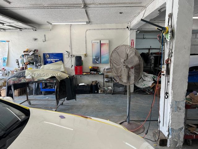 205 N Dixie Hwy, Hallandale Beach, FL 33009