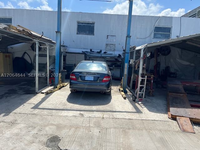 205 N Dixie Hwy, Hallandale Beach, FL 33009