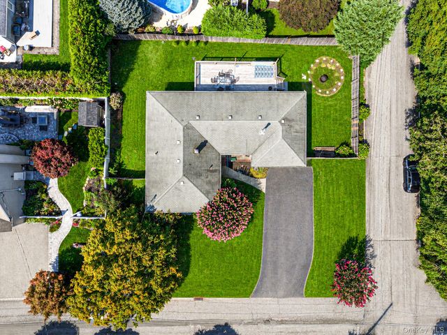 248 6th Avenue, Saint James, NY 11780