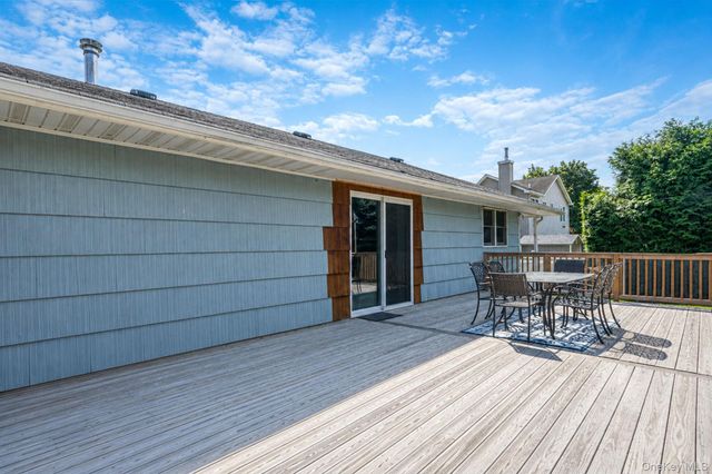 248 6th Avenue, Saint James, NY 11780