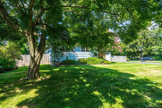 248 6th Avenue, Saint James, NY 11780
