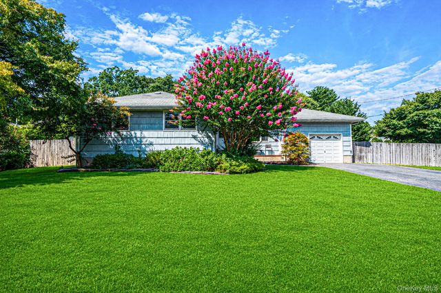 248 6th Avenue, Saint James, NY 11780