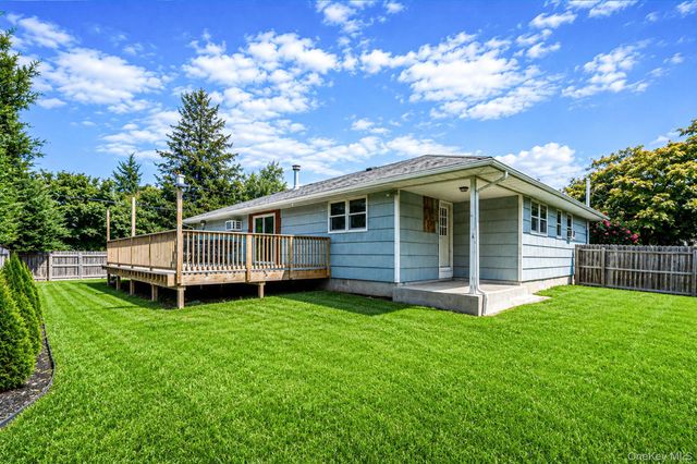 248 6th Avenue, Saint James, NY 11780