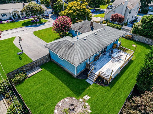 248 6th Avenue, Saint James, NY 11780