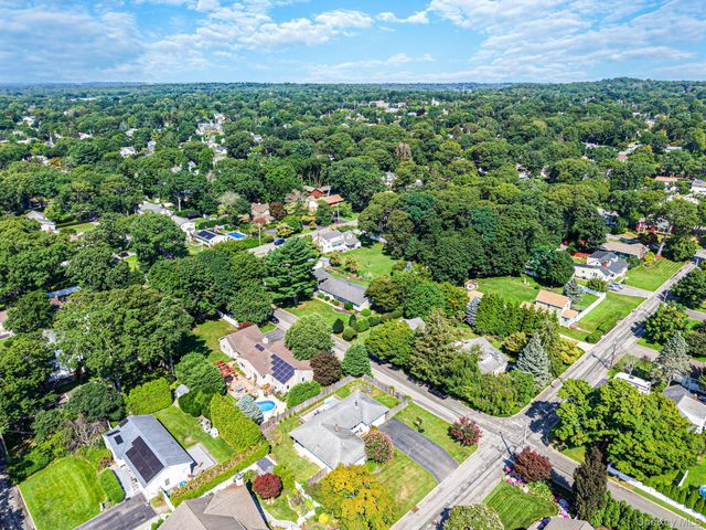 248 6th Avenue, Saint James, NY 11780