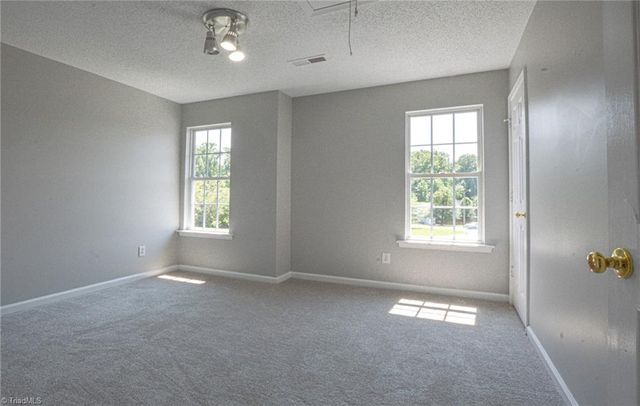 2914 Chestnut Heights Road, Winston-salem, NC 27107