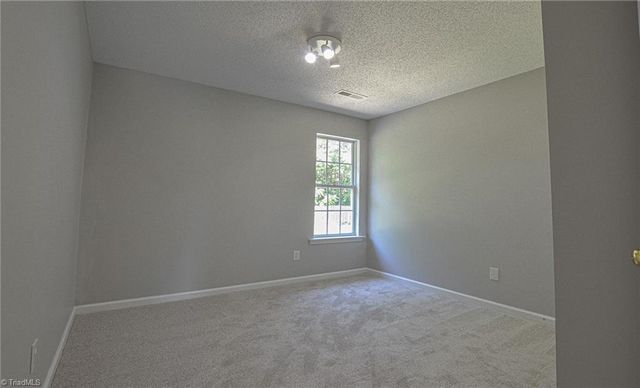 2914 Chestnut Heights Road, Winston-salem, NC 27107