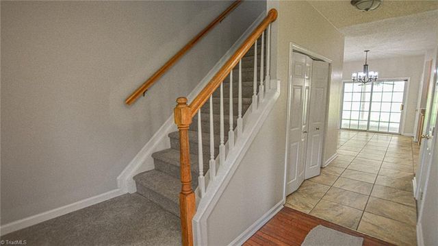 2914 Chestnut Heights Road, Winston-salem, NC 27107