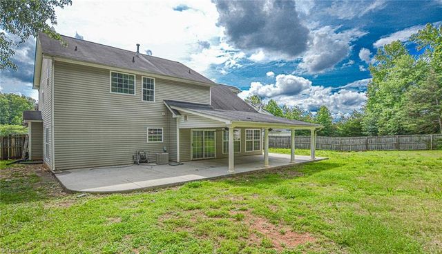 2914 Chestnut Heights Road, Winston-salem, NC 27107