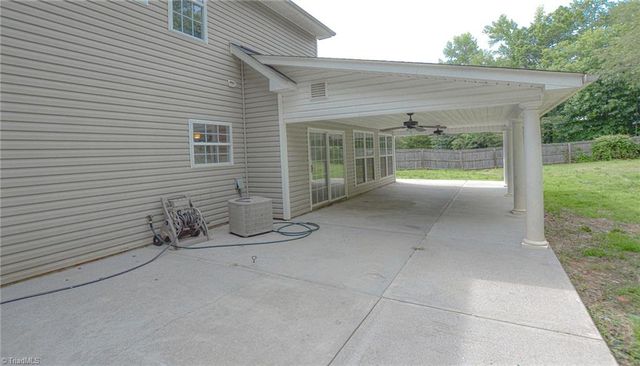2914 Chestnut Heights Road, Winston-salem, NC 27107