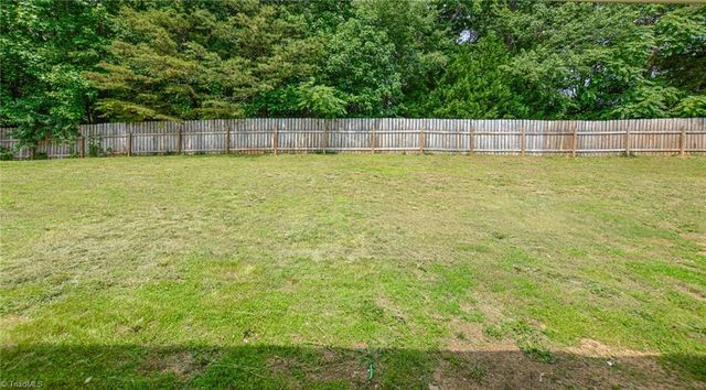 2914 Chestnut Heights Road, Winston-salem, NC 27107