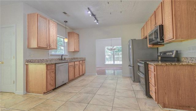 2914 Chestnut Heights Road, Winston-salem, NC 27107