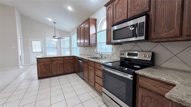 1 Sable Creek Boulevard, Sanger, TX 76266