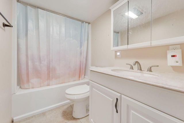 7521 16th AVENUE, Kenosha, WI 53143