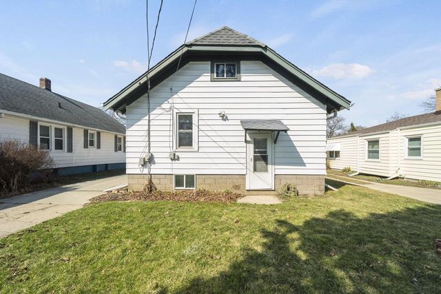 7521 16th AVENUE, Kenosha, WI 53143