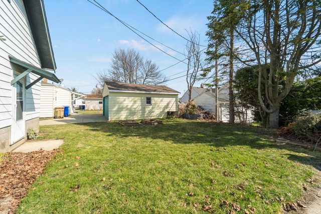 7521 16th AVENUE, Kenosha, WI 53143