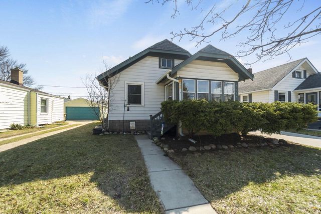 7521 16th AVENUE, Kenosha, WI 53143