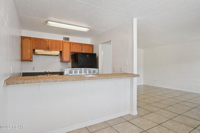 415 N Halifax Ave Apt 109, Daytona Beach, FL 32118