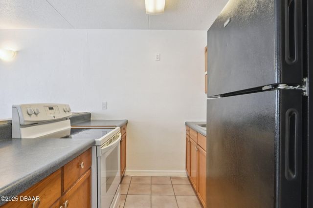 415 N Halifax Ave Apt 109, Daytona Beach, FL 32118