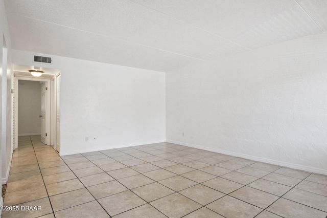 415 N Halifax Ave Apt 109, Daytona Beach, FL 32118