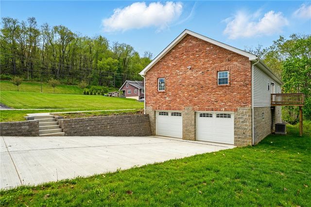 958 Cliff Mine Rd, North Fayette, PA 15108