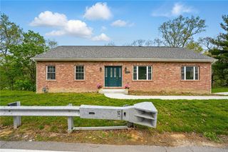 958 Cliff Mine Rd, North Fayette, PA 15108