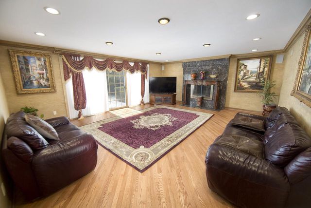 229 Indian Creek COURT, Fox Point, WI 53217