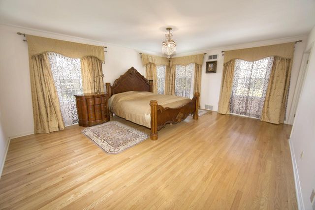 229 Indian Creek COURT, Fox Point, WI 53217