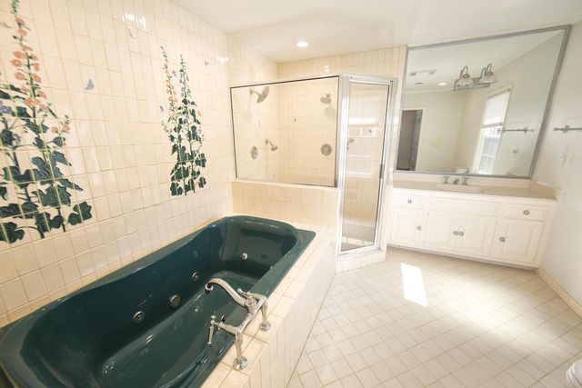 229 Indian Creek COURT, Fox Point, WI 53217