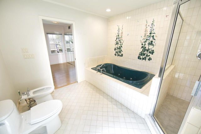 229 Indian Creek COURT, Fox Point, WI 53217