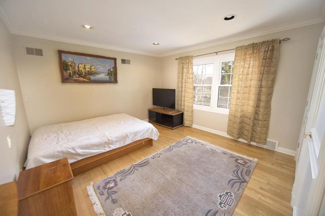 229 Indian Creek COURT, Fox Point, WI 53217