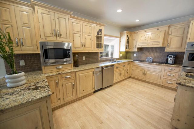 229 Indian Creek COURT, Fox Point, WI 53217