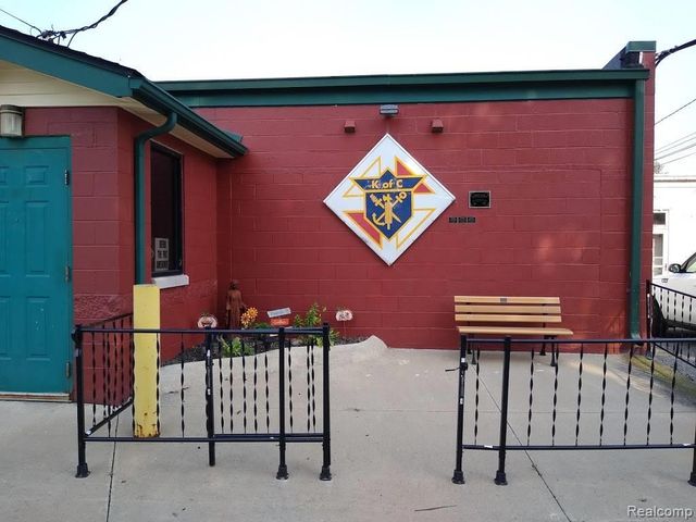 3144 S Wayne Road, Wayne, MI 48184