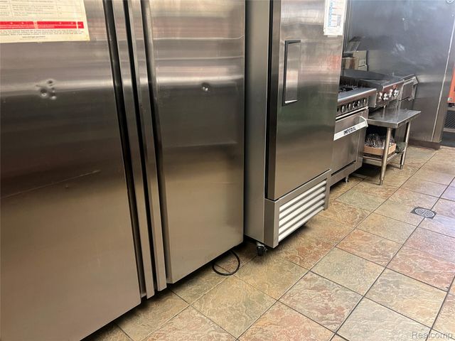 3144 S Wayne Road, Wayne, MI 48184