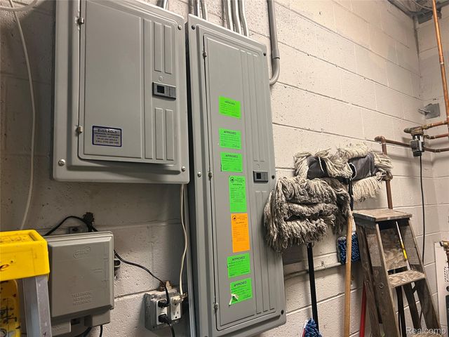 3144 S Wayne Road, Wayne, MI 48184