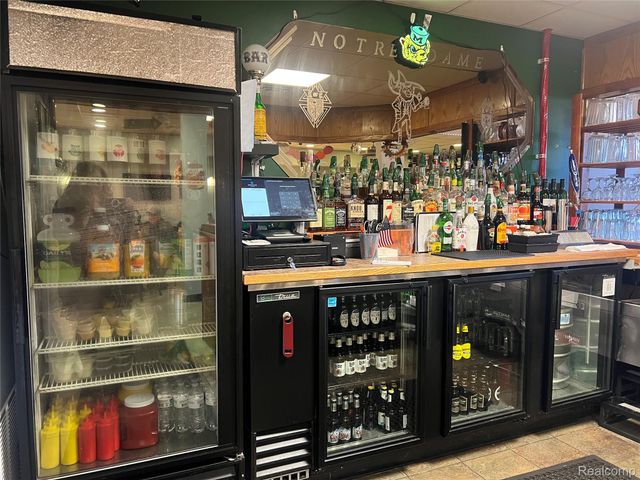 3144 S Wayne Road, Wayne, MI 48184