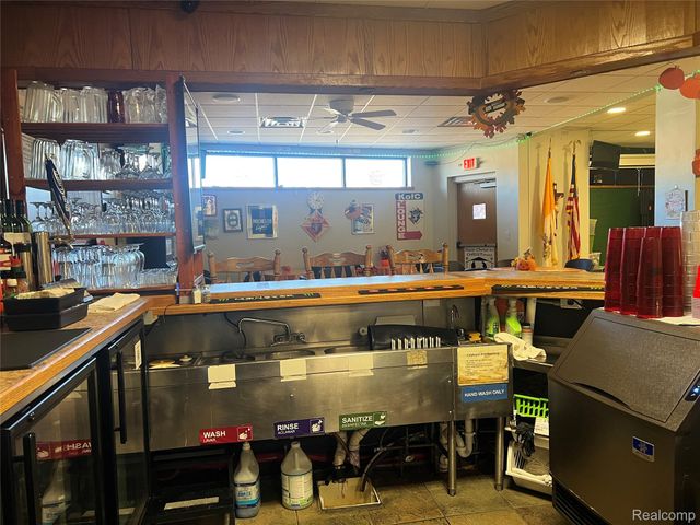 3144 S Wayne Road, Wayne, MI 48184