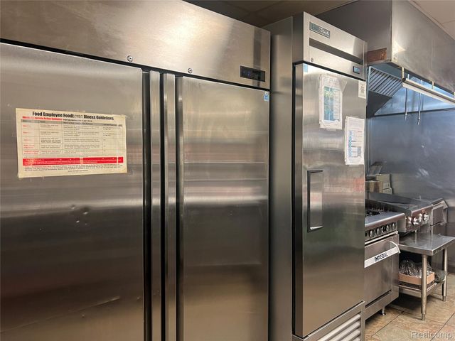 3144 S Wayne Road, Wayne, MI 48184