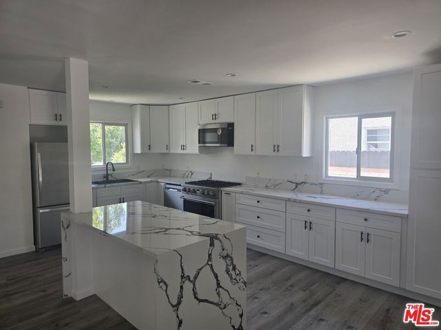 10342 Haskell Avenue, Granada Hills, CA 91344
