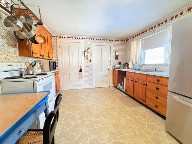 15 Hastings Court, Charlestown, NH 03603