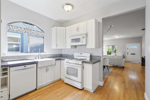 2003 Castro Way, Sacramento, CA 95818