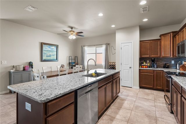 495 S Glen Canyon Road, Golden Valley, AZ 86413